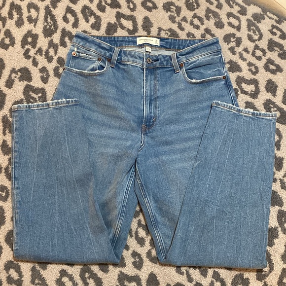 Abercrombie Curve Love High Rise Mom Jean - Picture 3 of 6